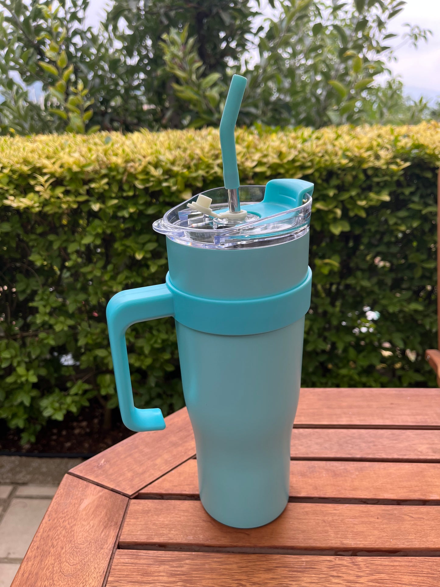 Tumbler with stainless straw