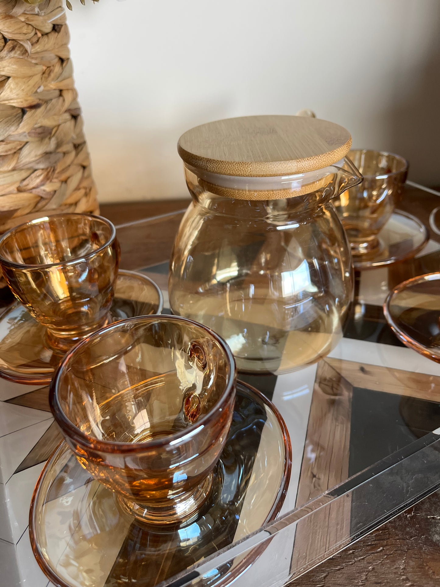 Coffee cups & saucers