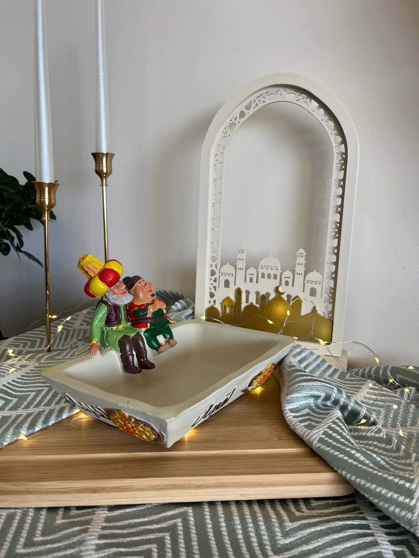 Ramadan Characters Decorative Plate "لقميات"