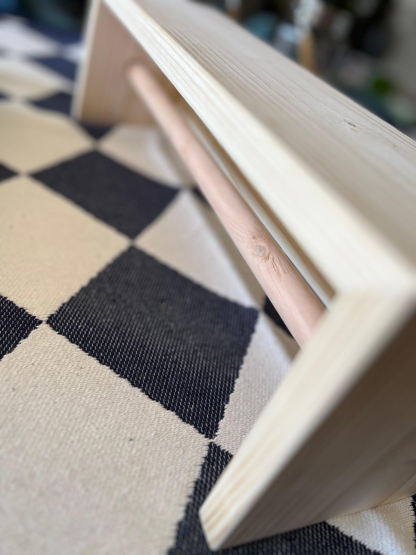 Kids Coloring Paper Roll Stand